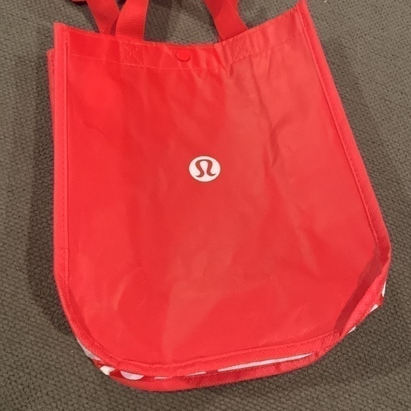 LuLuLemon Snap Red & White Reusable Bag - Picture 9 of 11